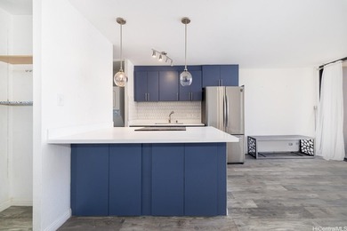 Opportunity knocks with this 2-bedroom, 1-bathroom condo in the - photo 3