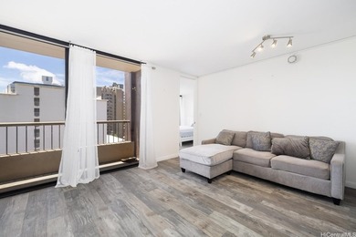 Opportunity knocks with this 2-bedroom, 1-bathroom condo in the - photo 6