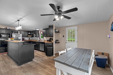 Spacious mountain-view home located just minutes from LaFollette - photo 12