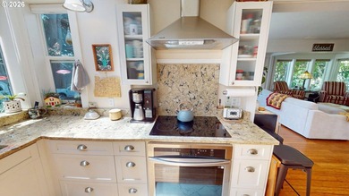 Turn-of-the-Century Charm with Ocean Views & Income - photo 12