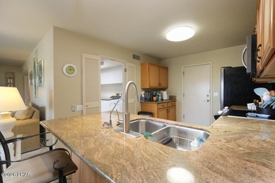 Spacious and beautifully remodeled 2-bedroom, 2-bath townhouse - photo 14