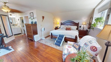 Turn-of-the-Century Charm with Ocean Views & Income - photo 16