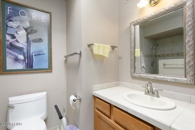 Spacious and beautifully remodeled 2-bedroom, 2-bath townhouse - photo 18