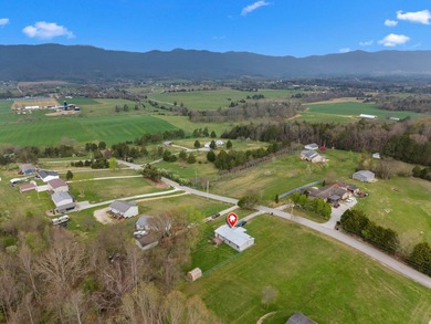 Spacious mountain-view home located just minutes from LaFollette - photo 29