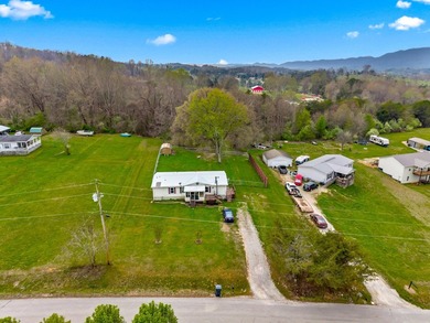 Spacious mountain-view home located just minutes from LaFollette - photo 30