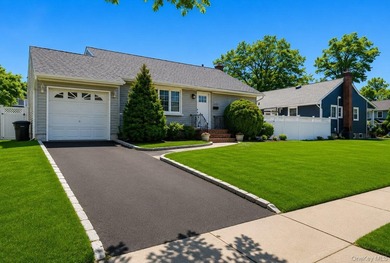 Welcome to this beautifully newly finished and maintained Ranch - photo 1