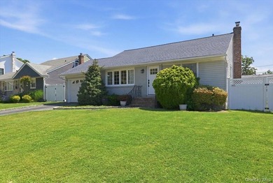 Welcome to this beautifully newly finished and maintained Ranch - photo 3