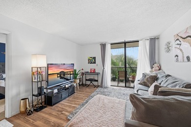 Beautifully updated 2-bedroom, 2-bath split floor plan condo - photo 1