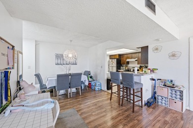 Beautifully updated 2-bedroom, 2-bath split floor plan condo - photo 4