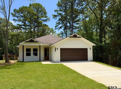 BRAND NEW BUILDER CUSTOM LOCATED ON PEACEFUL PRIVATE STREET WITH - photo 1