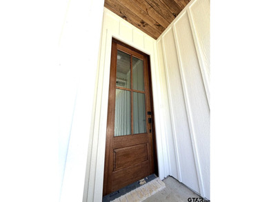 BRAND NEW BUILDER CUSTOM LOCATED ON PEACEFUL PRIVATE STREET WITH - photo 2