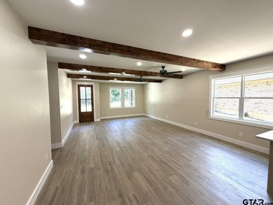 BRAND NEW BUILDER CUSTOM LOCATED ON PEACEFUL PRIVATE STREET WITH - photo 4