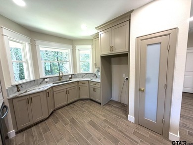 BRAND NEW BUILDER CUSTOM LOCATED ON PEACEFUL PRIVATE STREET WITH - photo 8