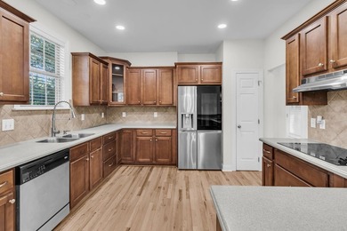 Designed in the timeless Charleston Single style and set within - photo 12