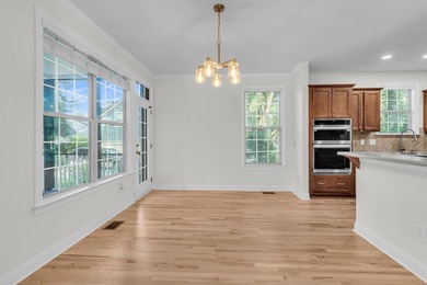 Designed in the timeless Charleston Single style and set within - photo 15