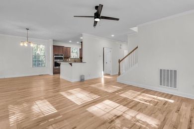 Designed in the timeless Charleston Single style and set within - photo 17