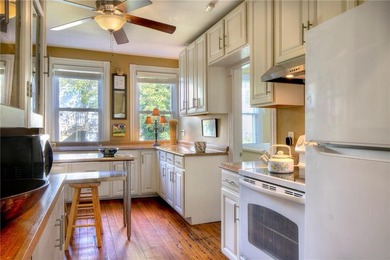 Historic Hill Townhouse just steps to Bellevue Avenue and two - photo 7