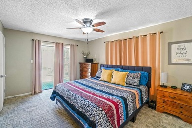 Welcome to your dream home! This quaint and cute property offers - photo 15