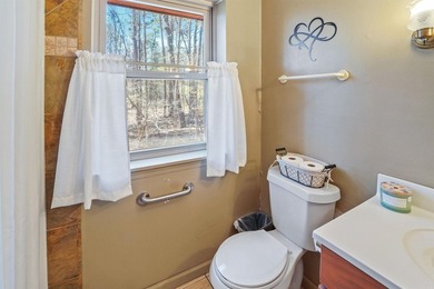 Welcome to your dream home! This quaint and cute property offers - photo 16