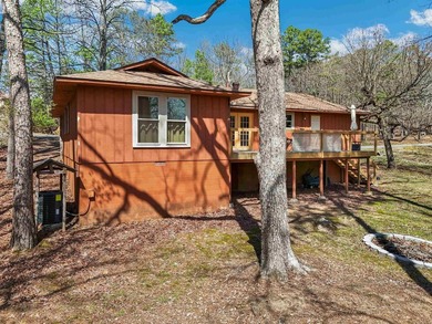 Welcome to your dream home! This quaint and cute property offers - photo 18