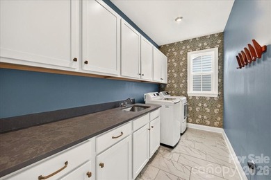 Welcome to 222 Lanyard Lane in the highly sought-after McLean - photo 31