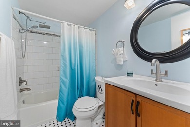 Welcome home to this bright and spacious 2-bedroom, 2-bath - photo 31