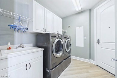 Luxury PENTHOUSE! No more fighting for parking for the 4th of