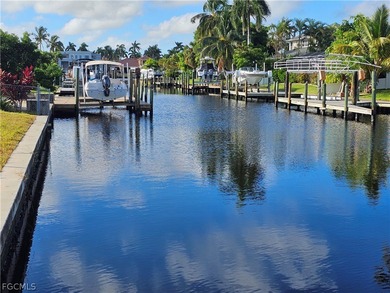 Caloosahatchee River Lot For Sale in Cape Coral Florida