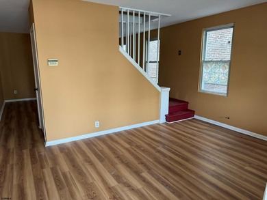 Great duplex in the nice Chelsea area, close proximity to the - photo 2
