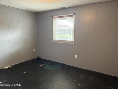 Back on Market condo has been UPDATEDCONDO HAS BEEN PAINTED AND - photo 4