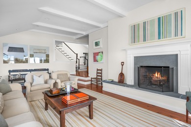 Welcome to your dream retreat at 11 Sheperds Way in one of the - photo 12