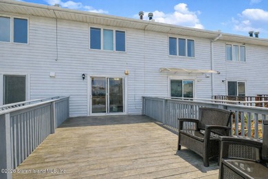 Welcome to 107 Hempstead Avenue! This well-maintained 2-bedroom - photo 30