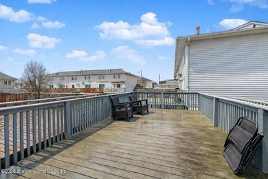 Welcome to 107 Hempstead Avenue! This well-maintained 2-bedroom - photo 31