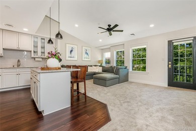 Welcome to easy, low-maintenance living in this beautifully - photo 4