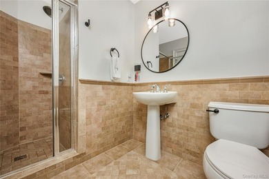 Welcome to easy, low-maintenance living in this beautifully - photo 8