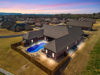 An Exceptional West Winds Estate with Private Poolside Retreat & - photo 2