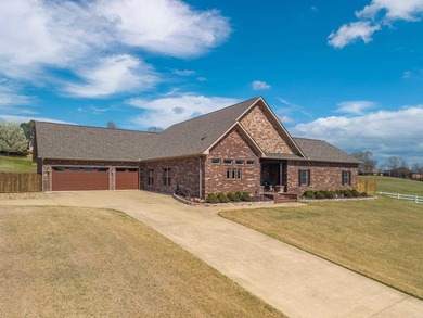 An Exceptional West Winds Estate with Private Poolside Retreat & - photo 3