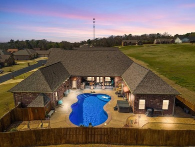 An Exceptional West Winds Estate with Private Poolside Retreat & - photo 4