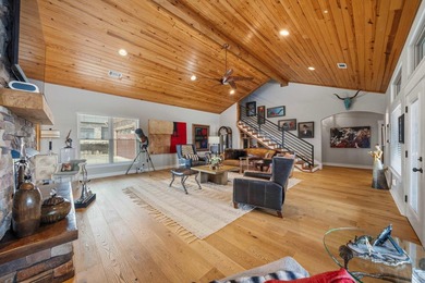 An Exceptional West Winds Estate with Private Poolside Retreat & - photo 10