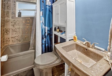 Under contract-accepting backup offers. Short Sale. BACK ON THE - photo 14