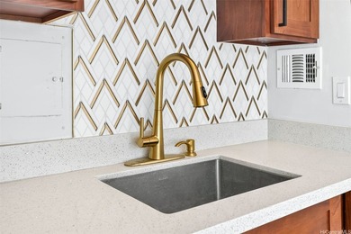 Fully remodeled Waikiki studio at Rosalei! Welcome home to this - photo 10
