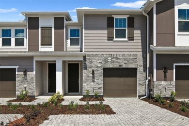 Lake Townhome/Townhouse For Sale in Sanford, Florida