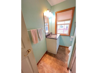 This 4-bedroom house features well-kept and well-maintained - photo 11