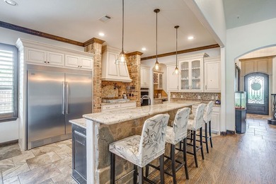 Gorgeous custom home built in 2014, meticulously maintained and - photo 14