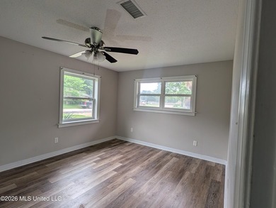 Summer is the perfect time to make your move, and this all-brick - photo 24