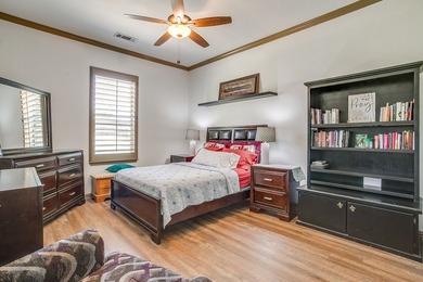 Gorgeous custom home built in 2014, meticulously maintained and - photo 24
