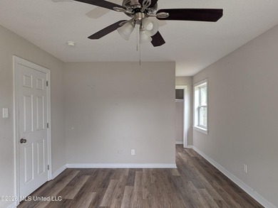 Summer is the perfect time to make your move, and this all-brick - photo 25