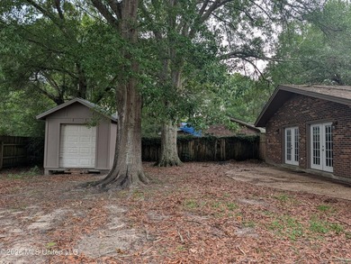 Summer is the perfect time to make your move, and this all-brick - photo 32
