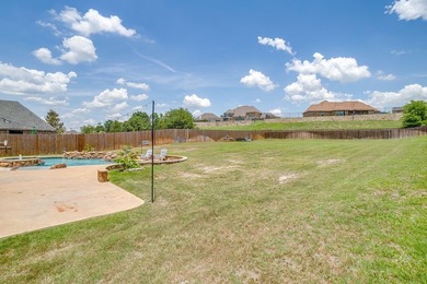 Gorgeous custom home built in 2014, meticulously maintained and - photo 33