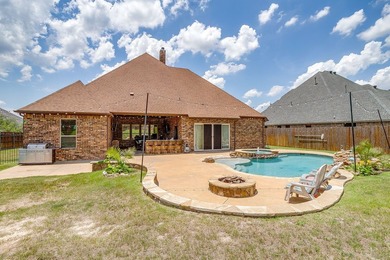 Gorgeous custom home built in 2014, meticulously maintained and - photo 35